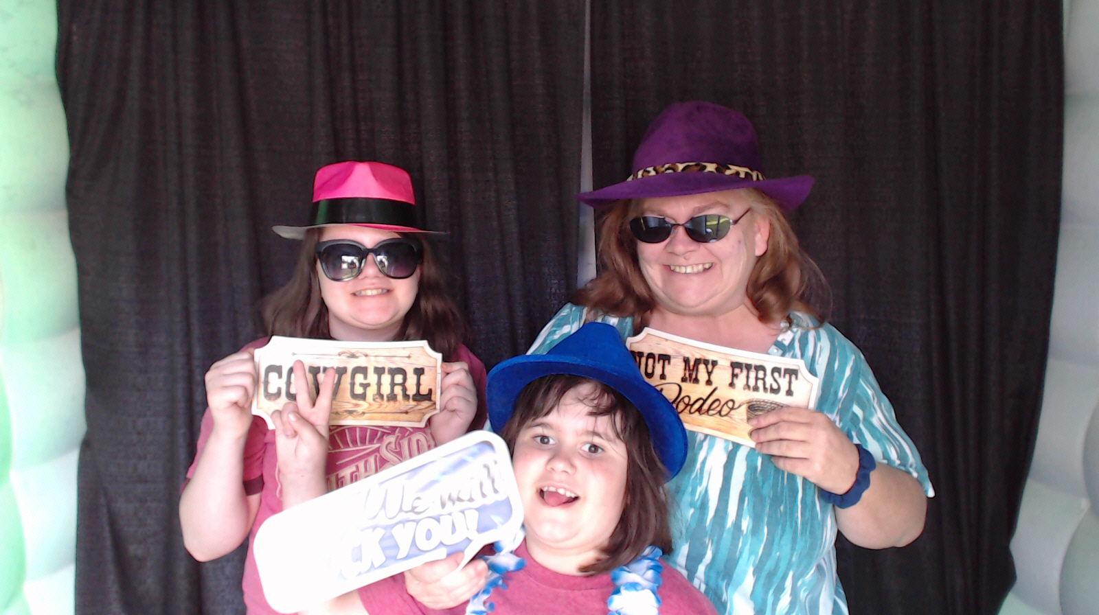 South Side Shines Celebration  | View more photos from the event at gallery.photoboothbillings.com/u/PhotoBoothBillings/South-Side-Shines-Celebration